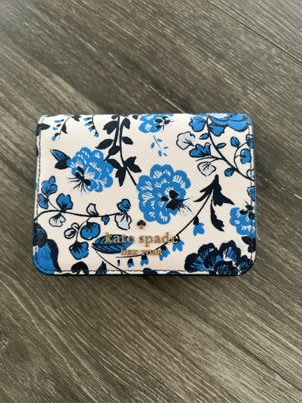 Kate Spade wallet. NEW